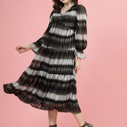 plusS Abstract Print V-Neck Bell Sleeve Fit & Flare Midi Dress image 4