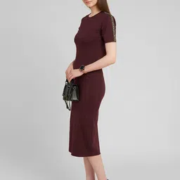 aturabi Maroon T-shirt Midi Dress image 4