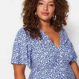 Trendyol Plus Size Floral Printed V-Neck Flared Sleeves Fit & Flare Midi Dress image 5