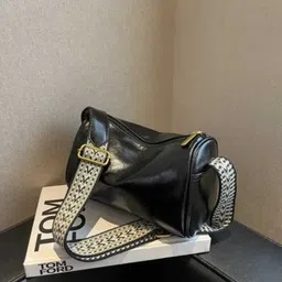 packara Black Women Sling Bag PKRA-061-picture-15