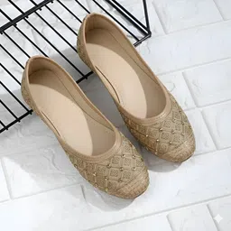 trendy feet Casual and Festive Bellies and Jutis For Ladies Bellies For Women-picture-14