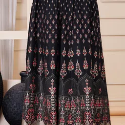 houseofcommon Women Solid Flared Black Skirt image 2