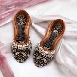 Women Bellies Sandal-image-10