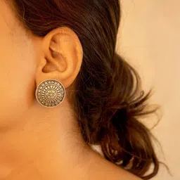 Shyle 92.5 Sterling Silver Classic Studs Earrings image 5