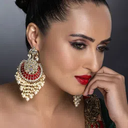 Sukkhi Red Gold-Plated Kundan Studded Handcrafted Chandbalis Earrings image 5