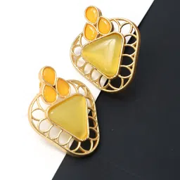 Ozanoo Gold-Plated Triangular Studs Earrings-picture-10