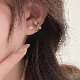 VAGHBHATT Gold-Plated Stones-Studded Leaf-Shape Earrings image 5