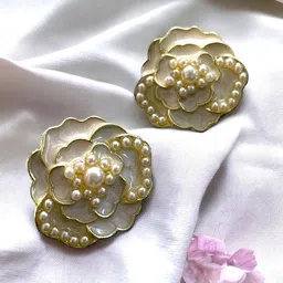 ISHKAARA Gold Plated Studs Earrings image 3