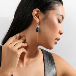 SOHI Black Earrings image 3