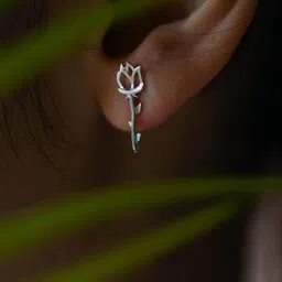 House of Aadyaa 925 Sterling Silver Floral Shaped Studs image 3