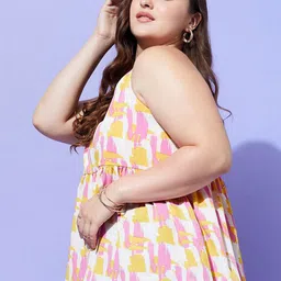 Berrylush Curve Print Empire Top image 3