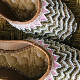 DESI COLOUR Women Pink & Brown Embellished Ethnic Mojaris-picture-15