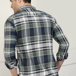 jai textiles Men Slim Fit Printed Spread Collar Casual Shirt image 2