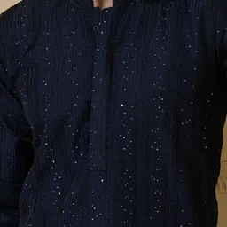 Satwaa Men Embellished Thread Work Kurta image 4