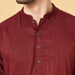 indus route by Pantaloons Men Thread Work Kurta image 2