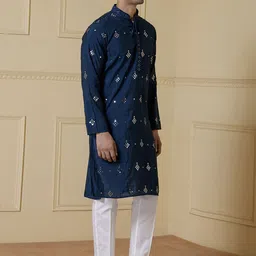 Satwaa Men Embellished Thread Work Kurta image 5