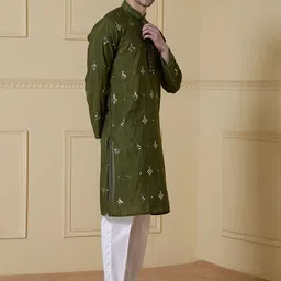 Satwaa Men Embellished Thread Work Kurta image 4