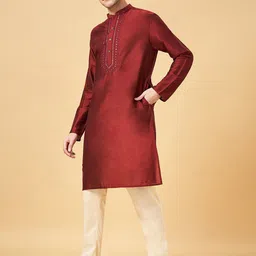 indus route by Pantaloons Floral Embroidered Thread Work Mirror Work Kurta image 2