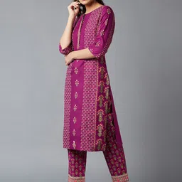 W Women Purple Geometric Printed Thread Work Kurta image 5