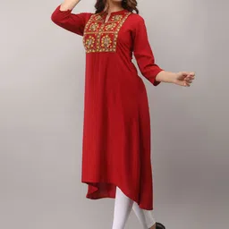 KIMAYRA Women Maroon Yoke Design Thread Work Kurta image 5