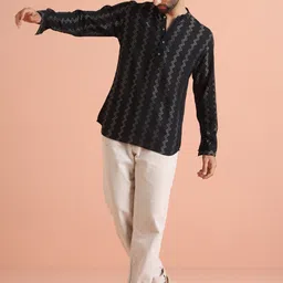 KISAH Men Geometric Embroidered Thread Work Short Kurta image 5