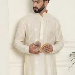 SOJANYA Geometric Embellished Sequinned Mandarin Collar Cotton Silk Straight Kurta image 3