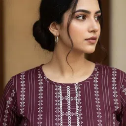 hadia attire Women Cotton Blend Kurti Pant Set image 4