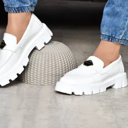 roddick shoes Trending and Party Wear Shoes For Mens(White) Loafers For Men image 4