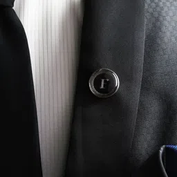 Kavove Men Alphabet F Lapel Pin Brooch image 5