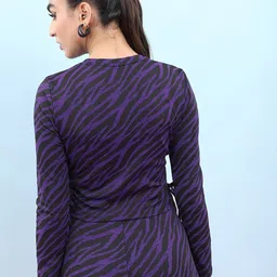 Tokyo Talkies Print Crop Top image 5