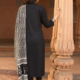 WOMEN PLUS Women Floral Yoke Design Regular Thread Work Kurta with Trousers & With Dupatta image 5