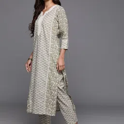 Varanga Floral Printed Pure Cotton Anarkali Kurta with Trousers image 4