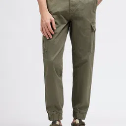 Iconic Men Solid Relaxed Fit Trouser image 1