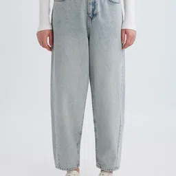 DeFacto Women Mid Rise Light Fade Jeans-image-35