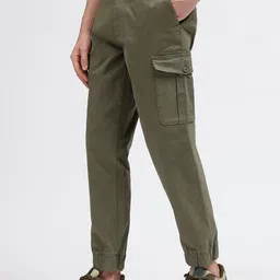 Iconic Men Solid Relaxed Fit Trouser image 2