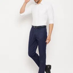 VEI SASTRE Men Mid-Rise Plain Smart Fit Formal Trousers image 4