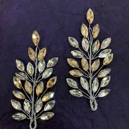 be trendy Golden Leaf Crystal Hair Brooch – Elegant Wedding Bun Accessory Hair Accessory Set image 3
