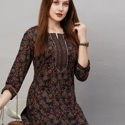 kp fab Women Cotton Blend Kurti Pant Set image 4