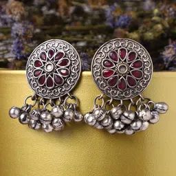 VENI Contemporary Studs Earrings-picture-30