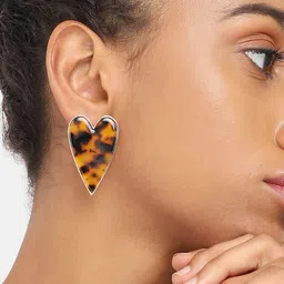 SOHI Gold-Plated Heart Shaped Studs Earrings image 2