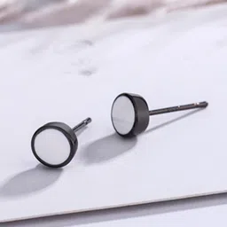 OOMPH Circular Studs Earrings image 2