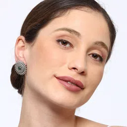 VENI Contemporary Studs Earrings image 4