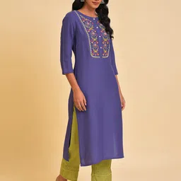 W Purple Floral Yoke Design Thread Work Kurta image 3