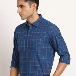 turtle Men Slim Fit Checkered Spread Collar Formal Shirt image 4