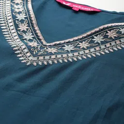 Varanga Ethnic Motifs Embroidered Zari Kurta With Trousers & Dupatta image 2