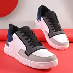 Roadster Men White & Grey Colourblocked Lightweight Sneakers-image-23