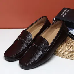 Teakwood Leathers Men Textured Leather Comfort Insole Horsebit Loafers-image-7