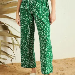 Berrylush Women Green Floral Printed High-Rise Trousers-picture-22