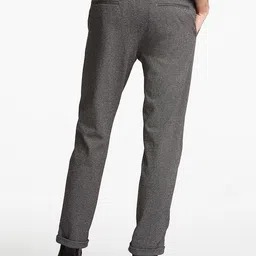 LINDBERGH Men Grey Textured  Slim Fit Trousers image 5