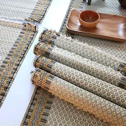 Peepul Tree Beige & Green 7 Pieces Geometric Printed Grass Table Linen Set image 3